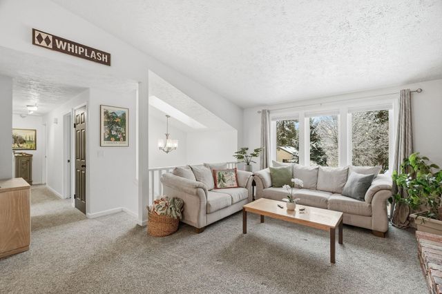 4510 W Alpine Dr, Spokane, WA 99208