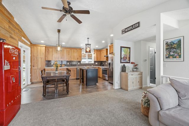 4510 W Alpine Dr, Spokane, WA 99208