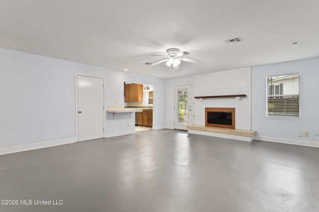 264 Washington Street, Bay Saint Louis, MS 39520