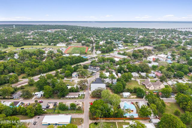 264 Washington Street, Bay Saint Louis, MS 39520