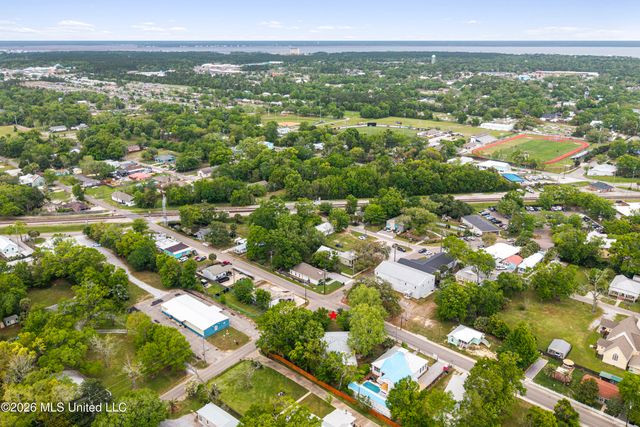 264 Washington Street, Bay Saint Louis, MS 39520