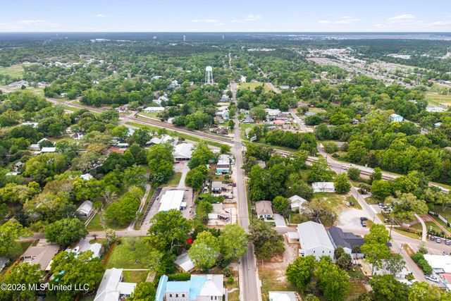 264 Washington Street, Bay Saint Louis, MS 39520