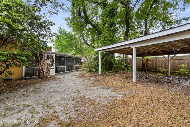 264 Washington Street, Bay Saint Louis, MS 39520