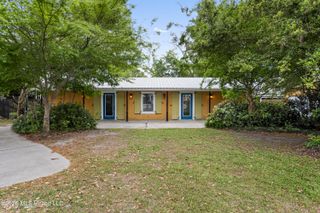 264 Washington Street, Bay Saint Louis, MS 39520