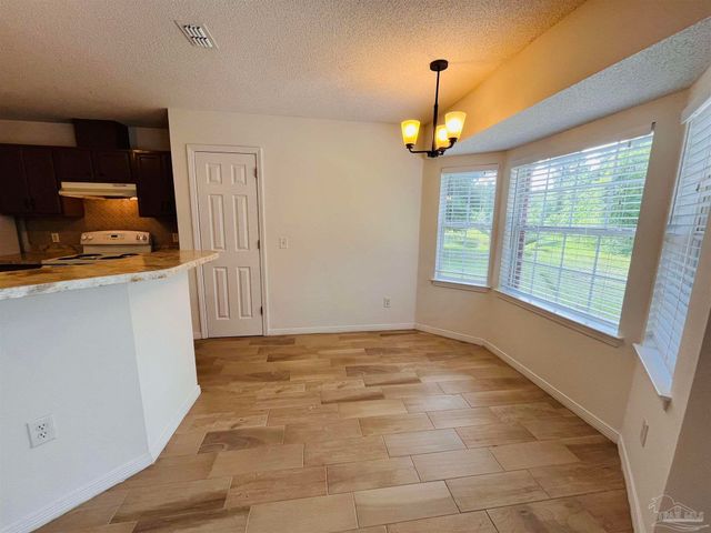 618 Ripsaw Ln, Pensacola, FL 32506