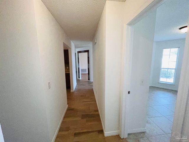 618 Ripsaw Ln, Pensacola, FL 32506