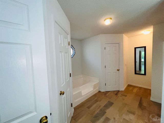 618 Ripsaw Ln, Pensacola, FL 32506