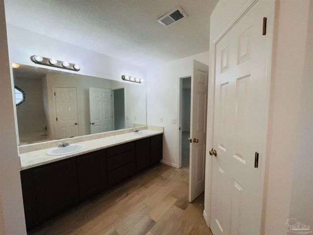 618 Ripsaw Ln, Pensacola, FL 32506