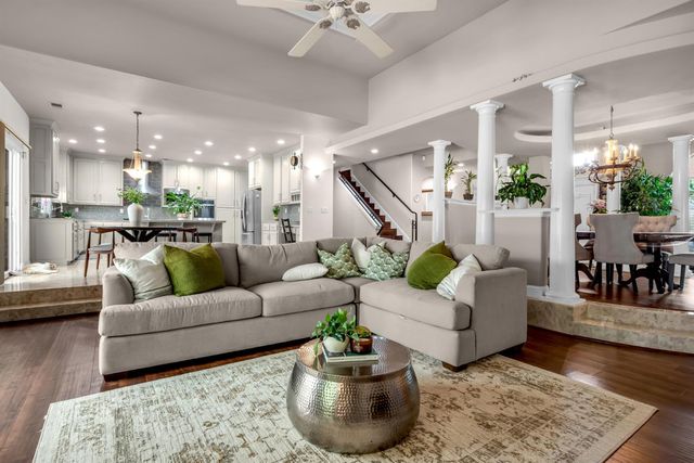 98 Valley Falls Pl, Folsom, CA 95630