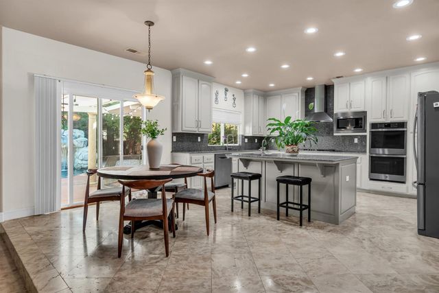 98 Valley Falls Pl, Folsom, CA 95630