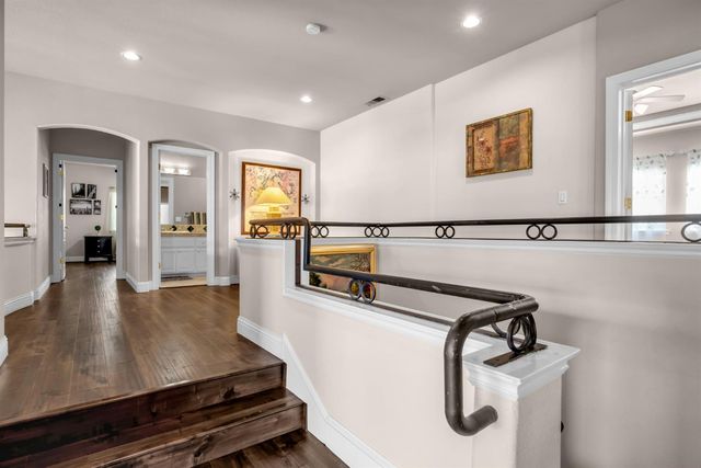 98 Valley Falls Pl, Folsom, CA 95630