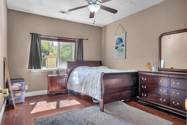 98 Valley Falls Pl, Folsom, CA 95630