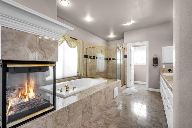 98 Valley Falls Pl, Folsom, CA 95630