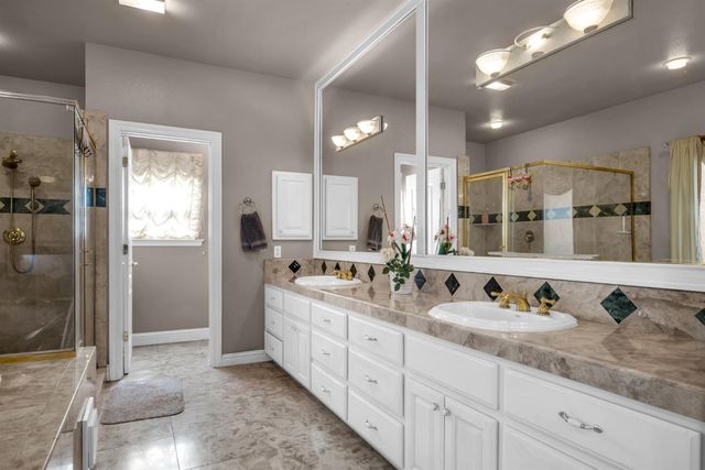 98 Valley Falls Pl, Folsom, CA 95630
