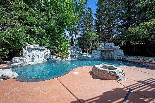 98 Valley Falls Pl, Folsom, CA 95630