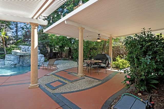 98 Valley Falls Pl, Folsom, CA 95630