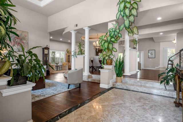 98 Valley Falls Pl, Folsom, CA 95630