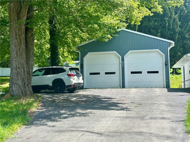 1686 Harbor Edinburg Rd, Union Twp, PA 16116