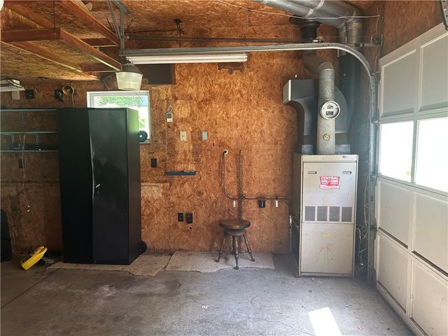 1686 Harbor Edinburg Rd, Union Twp, PA 16116