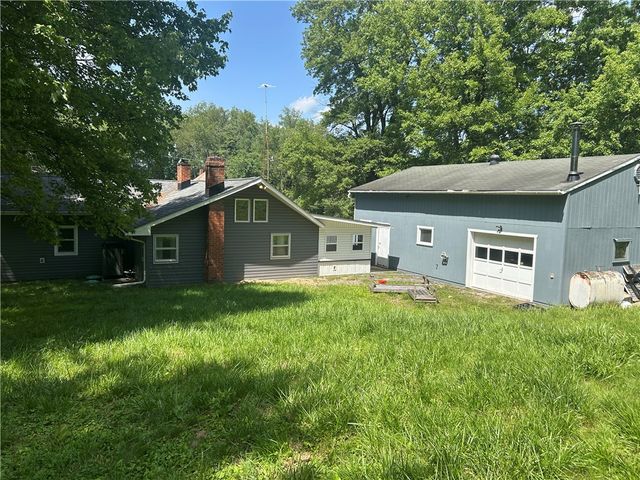 1686 Harbor Edinburg Rd, Union Twp, PA 16116