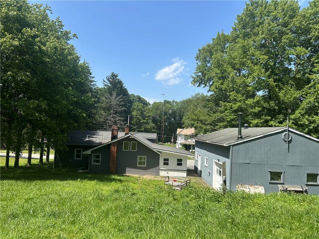 1686 Harbor Edinburg Rd, Union Twp, PA 16116