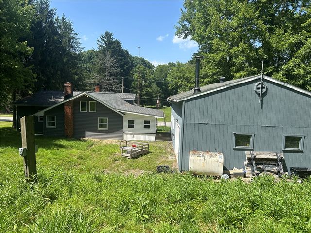 1686 Harbor Edinburg Rd, Union Twp, PA 16116
