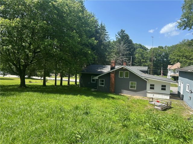 1686 Harbor Edinburg Rd, Union Twp, PA 16116