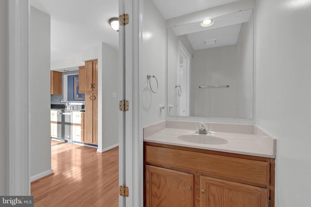 20888 SANDSTONE SQ, Sterling, VA 20165