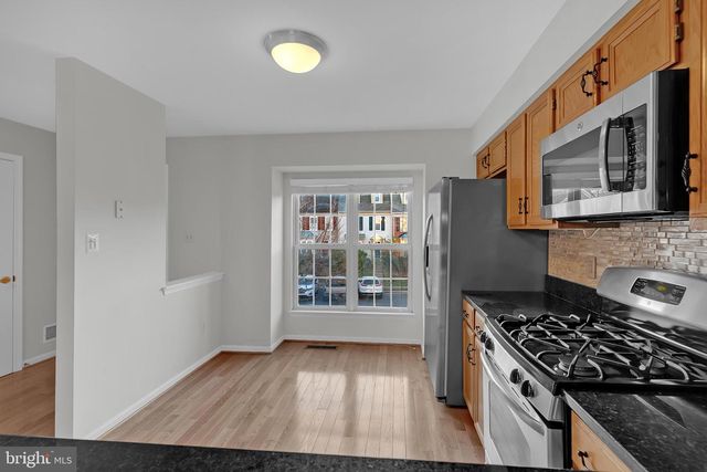 20888 SANDSTONE SQ, Sterling, VA 20165