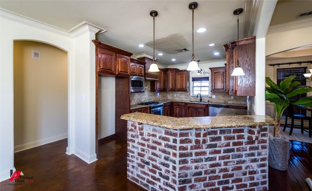 605 Lukes Landing, Bossier City, LA 71112