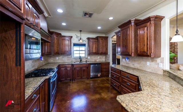 605 Lukes Landing, Bossier City, LA 71112