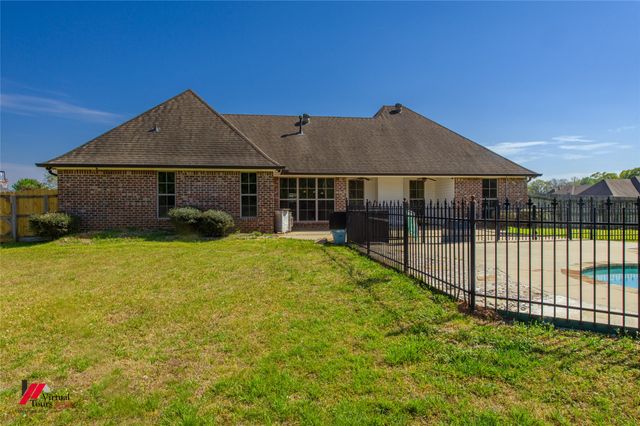 605 Lukes Landing, Bossier City, LA 71112