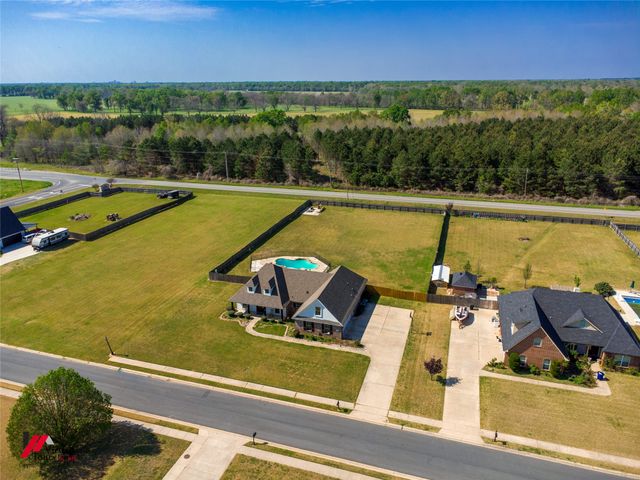 605 Lukes Landing, Bossier City, LA 71112