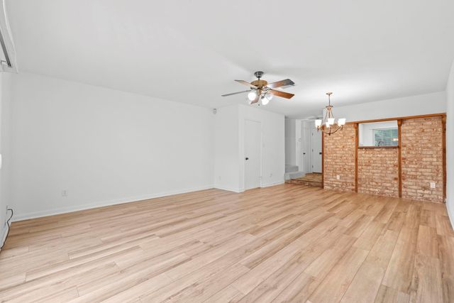 9668 Westview Drive 2, Houston, TX 77055