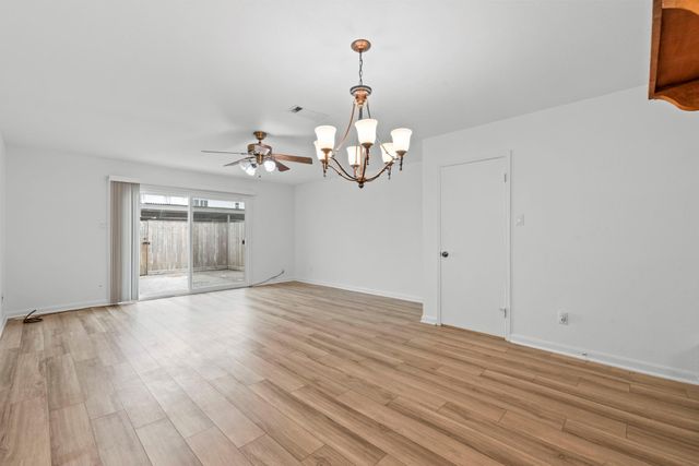 9668 Westview Drive 2, Houston, TX 77055