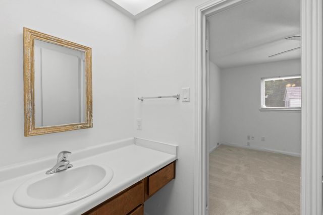 9668 Westview Drive 2, Houston, TX 77055