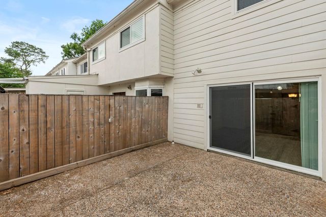 9668 Westview Drive 2, Houston, TX 77055