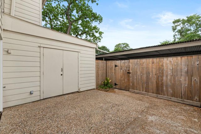 9668 Westview Drive 2, Houston, TX 77055