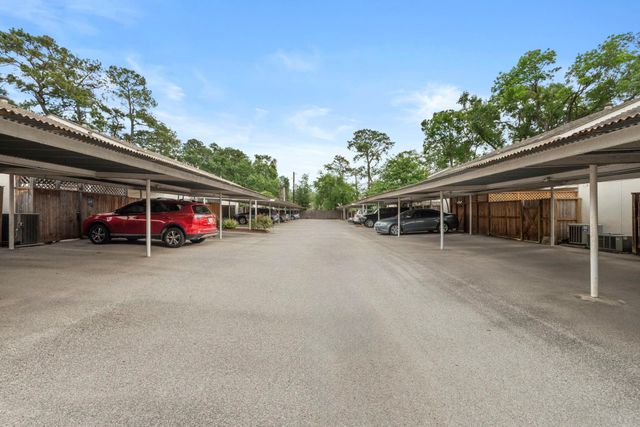 9668 Westview Drive 2, Houston, TX 77055