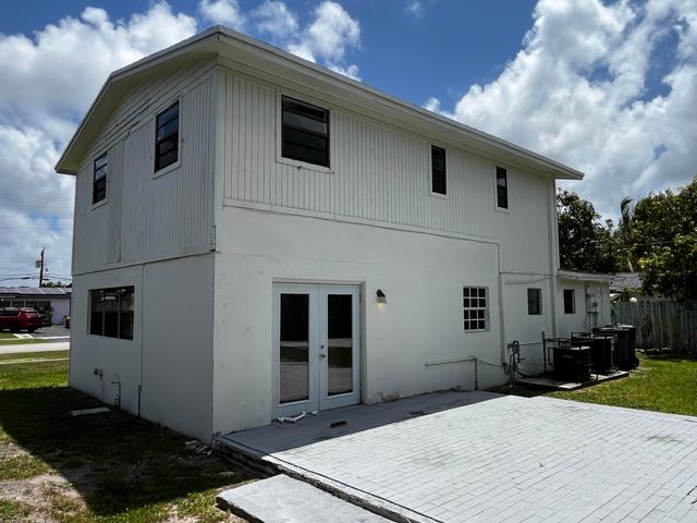5163 Marion Place, West Palm Beach, FL 33407