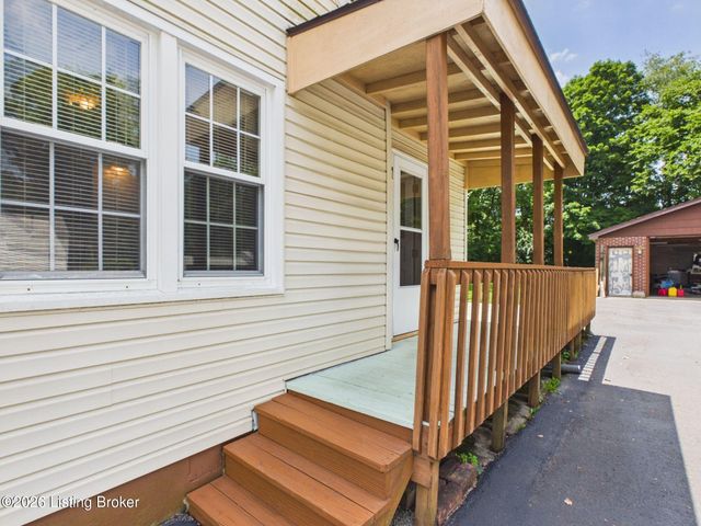 6206 Beulah Church Rd, Louisville, KY 40228