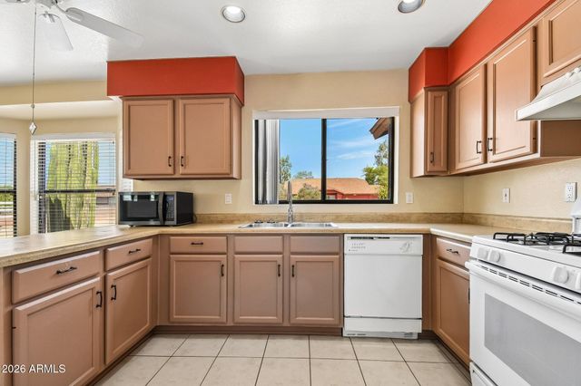 35942 N 10TH Street, Phoenix, AZ 85086