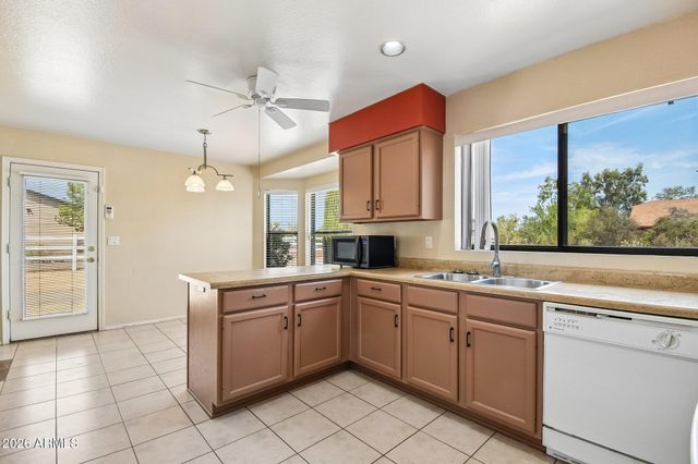 35942 N 10TH Street, Phoenix, AZ 85086