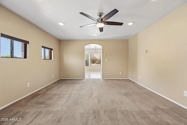 35942 N 10TH Street, Phoenix, AZ 85086