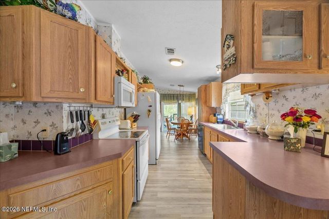 120 WATERWAY Avenue, Satsuma, FL 32189