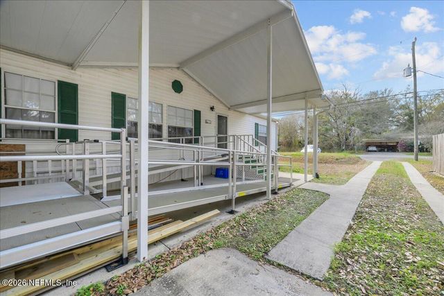 120 WATERWAY Avenue, Satsuma, FL 32189