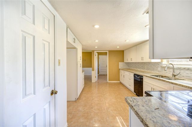 1003 Suwanee Lane, Houston, TX 77090