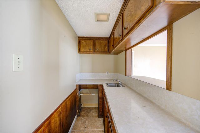 1003 Suwanee Lane, Houston, TX 77090