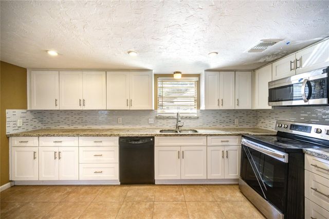 1003 Suwanee Lane, Houston, TX 77090