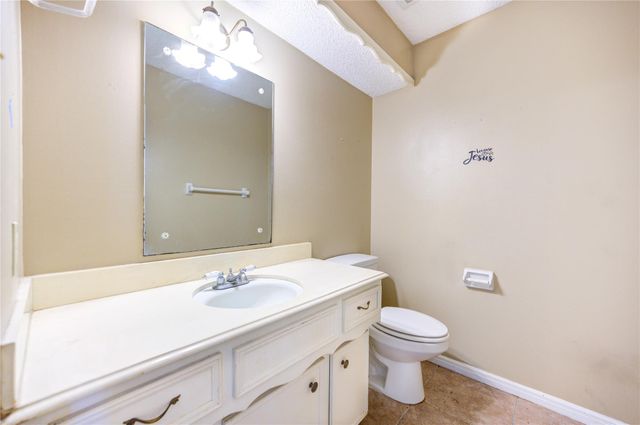 1003 Suwanee Lane, Houston, TX 77090